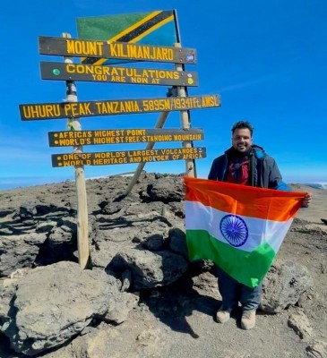 Punjab police official unfurls Tricolour on Mount Kilimanjaro Punjab police official unfurls Tricolour on Mount Kilimanjaro