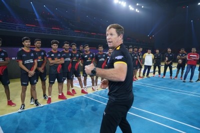Mumbai Khiladis get diving tips from cricket legend Jonty Rhodes Mumbai Khiladis get diving tips from cricket legend Jonty Rhodes