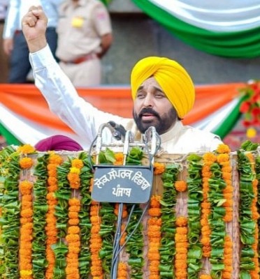 Punjab CM asks people to join hands, wage war against social maladies