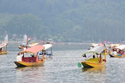 J&K LG flags off 'Har Ghar Tiranga' rally at Dal Lake in Srinagar