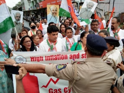 Congress leaders detained in Goa during protest Congress leaders detained in Goa during protest
