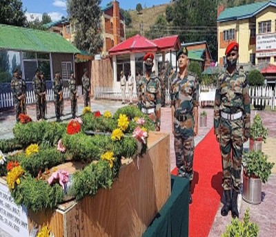 Army pays homage to fallen canine Army pays homage to fallen canine