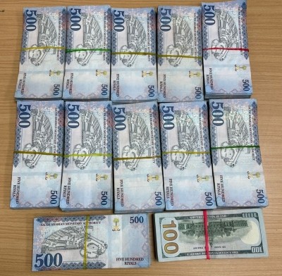 Man held at Delhi Airport with foreign currency Man held at Delhi Airport with foreign currency