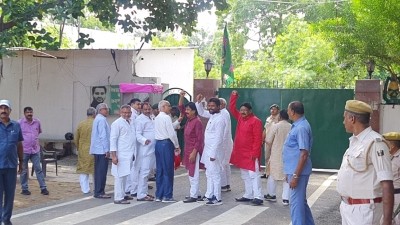 RJD meeting begins at Rabri Devi's Patna residence RJD meeting begins at Rabri Devi's Patna residence