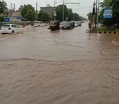 Gurugram: Heavy rain leads to waterlogging in several areas Gurugram: Heavy rain leads to waterlogging in several areas