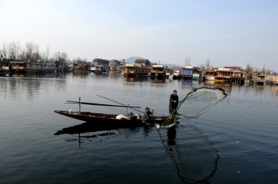 Partly cloudy sky, light rain likely in J&K