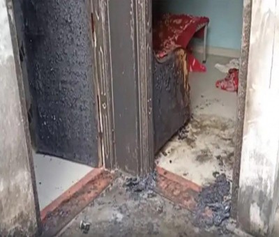 House set on fire in revenge, three of family suffer burn injuries in Gujarat House set on fire in revenge, three of family suffer burn injuries in Gujarat