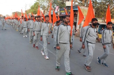 Bajrang Dal activists protest Namaz offering at Bhopal mall