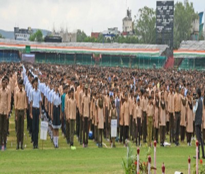 1 cr students sing patriotic songs to set world record in Rajasthan 1 cr students sing patriotic songs to set world record in Rajasthan