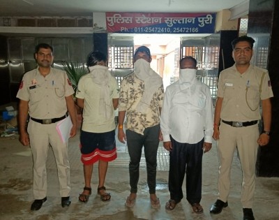 Three arrested after police encounter in Delhi Three arrested after police encounter in Delhi