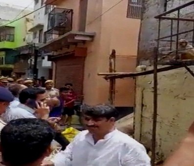Monkey snatches District Magistrate's specs in Vrindavan Monkey snatches District Magistrate's specs in Vrindavan