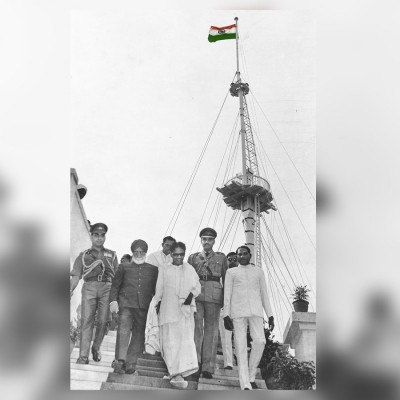 Stalin's new Twitter DP features Karunanidhi with Tricolour in background Stalin's new Twitter DP features Karunanidhi with Tricolour in background