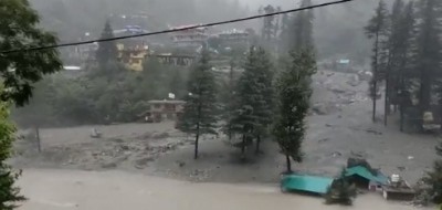 4 die, 15 missing in Himachal flash floods 4 die, 15 missing in Himachal flash floods