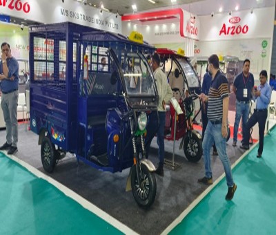 Electric scooters, buses steal show at EV Expo in Delhi