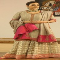 On National Handlooms Day, Tabu steps out in Telangana's traditional weaves