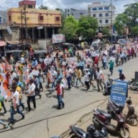 Odisha Cong takes out protest march to Raj Bhavan against price hike