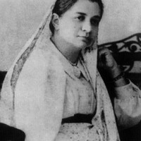 40 years before freedom, Bhikaiji Cama hoisted the first Indian flag in Stuttgart