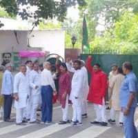 RJD meeting begins at Rabri Devi's Patna residence