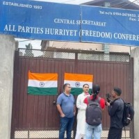 Tricolour affixed on gate of Hurriyat Conference office in Srinagar