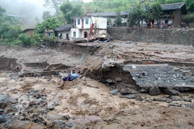 Heavy downpours affect over 100,000 in China's Sichuan Heavy downpours affect over 100,000 in China's Sichuan