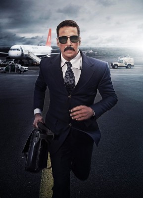 Akshay Kumar, Vaani Kapoor leave for Delhi for 'Bell Bottom' trailer launch Akshay Kumar, Vaani Kapoor leave for Delhi for 'Bell Bottom' trailer launch