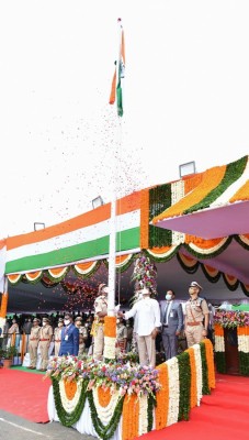 Andhra marching ahead on all fronts: Jagan Andhra marching ahead on all fronts: Jagan