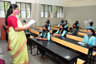 K'taka set to reopen primary schools, expert committee to meet today K'taka set to reopen primary schools, expert committee to meet today