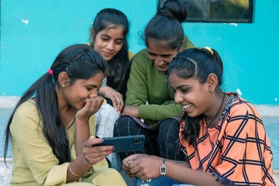 89% Indians believe schools should educate children on online safety 89% Indians believe schools should educate children on online safety