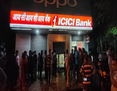 Attempts to loot cash from two ATMs in Telangana fail Attempts to loot cash from two ATMs in Telangana fail