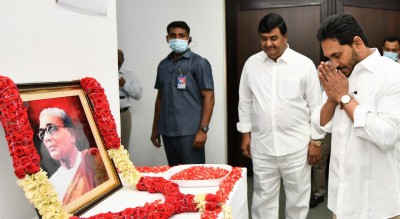 Jagan pays tributes to first Andhra CM Tanguturi Prakasam Pantulu Jagan pays tributes to first Andhra CM Tanguturi Prakasam Pantulu