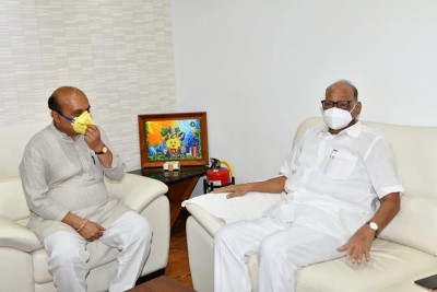 Bommai, Sharad Pawar discuss Maha-K'taka water dispute