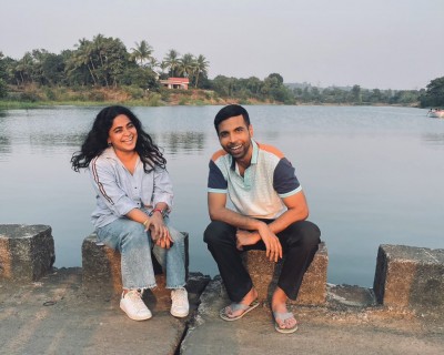 Ashwiny Iyer Tiwari on choosing Abhishek Banerjee for 'Ankahi Kahaniya' Ashwiny Iyer Tiwari on choosing Abhishek Banerjee for 'Ankahi Kahaniya'