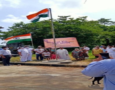 Goa's islanders back down, take part in naval flag hoisting event Goa's islanders back down, take part in naval flag hoisting event