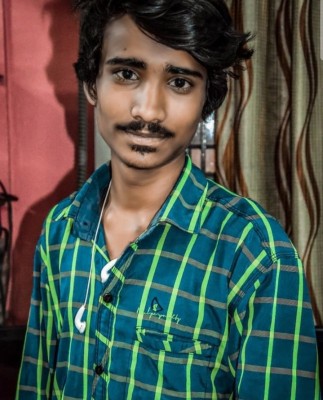 Jilted lover stabs Bengaluru college student, wounds her severely Jilted lover stabs Bengaluru college student, wounds her severely