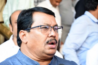 Flood relief: Maha approves Rs 11,500 crore aid package Flood relief: Maha approves Rs 11,500 crore aid package