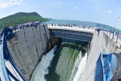 Floodwaters continue to rise between Pulichintala, Prakasam Barrage Floodwaters continue to rise between Pulichintala, Prakasam Barrage