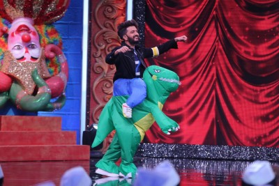 Riteish Deshmukh tries one of his toughest acts on TV Riteish Deshmukh tries one of his toughest acts on TV