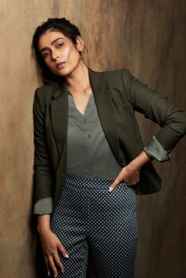 Aakanksha to make digital debut alongside Sarath Kumar, Jagapathi Babu Aakanksha to make digital debut alongside Sarath Kumar, Jagapathi Babu