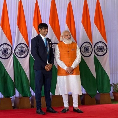 PM Modi meets Tokyo Olympics contingent over breakfast PM Modi meets Tokyo Olympics contingent over breakfast