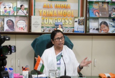 Those not allied with Cong should also be invited: Mamata on Oppn unity