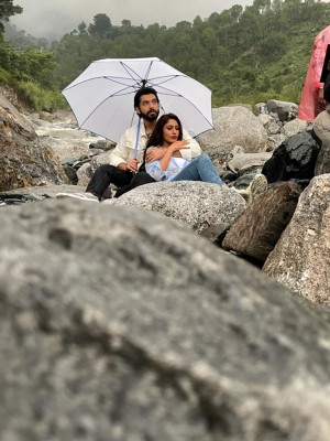 Sharad Malhotra recalls working in 'Bepanah Ishq' music video Sharad Malhotra recalls working in 'Bepanah Ishq' music video