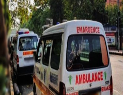 Ambulance stuck during President's visit, injured carried on stretcher Ambulance stuck during President's visit, injured carried on stretcher