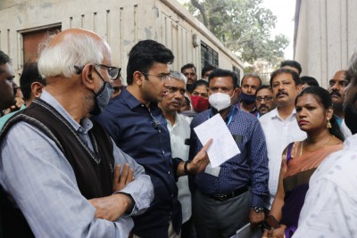 Tejasvi Surya slams Bengaluru civic body over 'inefficiency' Tejasvi Surya slams Bengaluru civic body over 'inefficiency'