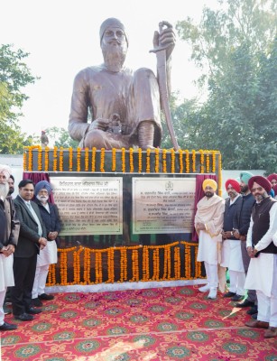 Punjab CM inaugurates statue of Sikh revolutionary leader Punjab CM inaugurates statue of Sikh revolutionary leader