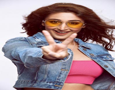 Dhvani Bhanushali debuts as composer-lyricist with 'Mera Yaar' featuring Aditya Seal Dhvani Bhanushali debuts as composer-lyricist with 'Mera Yaar' featuring Aditya Seal