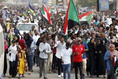 Sudanese protesters reach presidential palace, demand civilian rule Sudanese protesters reach presidential palace, demand civilian rule