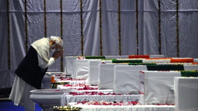 PM pays homage to crash victims at Palam airport PM pays homage to crash victims at Palam airport