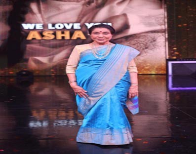 Asha Bhosle calls 'India's Best Dancer 2' contestant 'Chhoti Helen' Asha Bhosle calls 'India's Best Dancer 2' contestant 'Chhoti Helen'