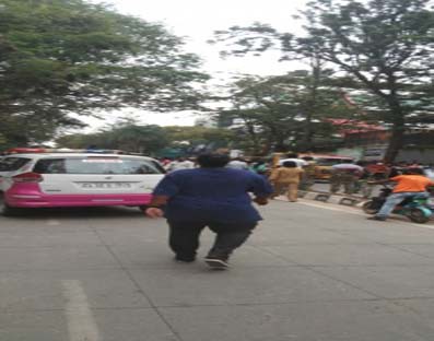 1 killed, seven injured as speeding Benz car causes chain accident 1 killed, seven injured as speeding Benz car causes chain accident