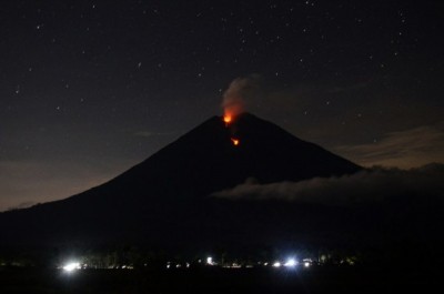 Concerns over active Indonesian volcanos after Semeru eruption